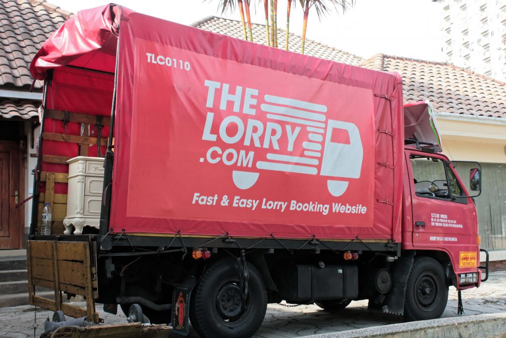 24ft-lorry-rental-in-singapore-professional-driver-included