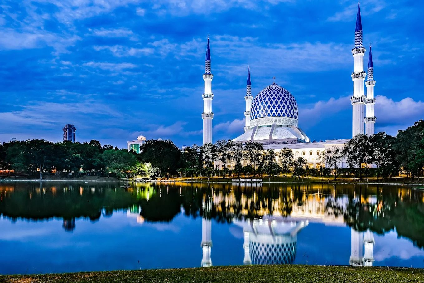 Masjib Negeri. Masjid Negeri Shah ALam, blue mosque shah alam, masjid sultan salahuddin abdul aziz shah, shah alam mosque, shah alam islamic landmark, shah alam religious site, shah alam islamic tourism, shah alam cultural mosque, shah alam architectural landmark, shah alam places of worship, shah alam islamic attractions, shah alam sightseeing mosque, shah alam religious tourism, shah alam islamic heritage, shah alam iconic mosque, shah alam big mosque, shah alam malaysia mosque, shah alam must visit landmark, shah alam cultural places, shah alam prayer mosque, shah alam islamic culture, MASJID SULTAN SALAHUDDIN ABDUL AZIZ SHAH, Mosque Malaylia, Masjid Malaysia